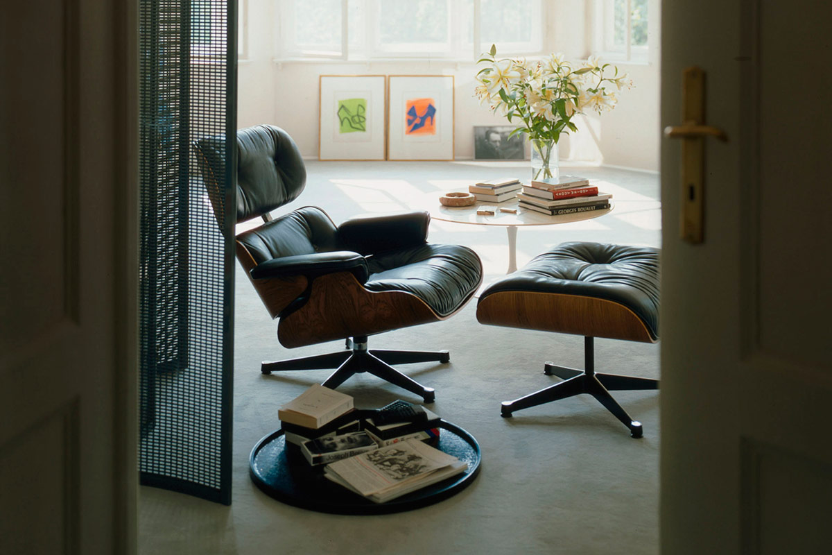 Обновлённое кресло Lounge Chair от Vitra
