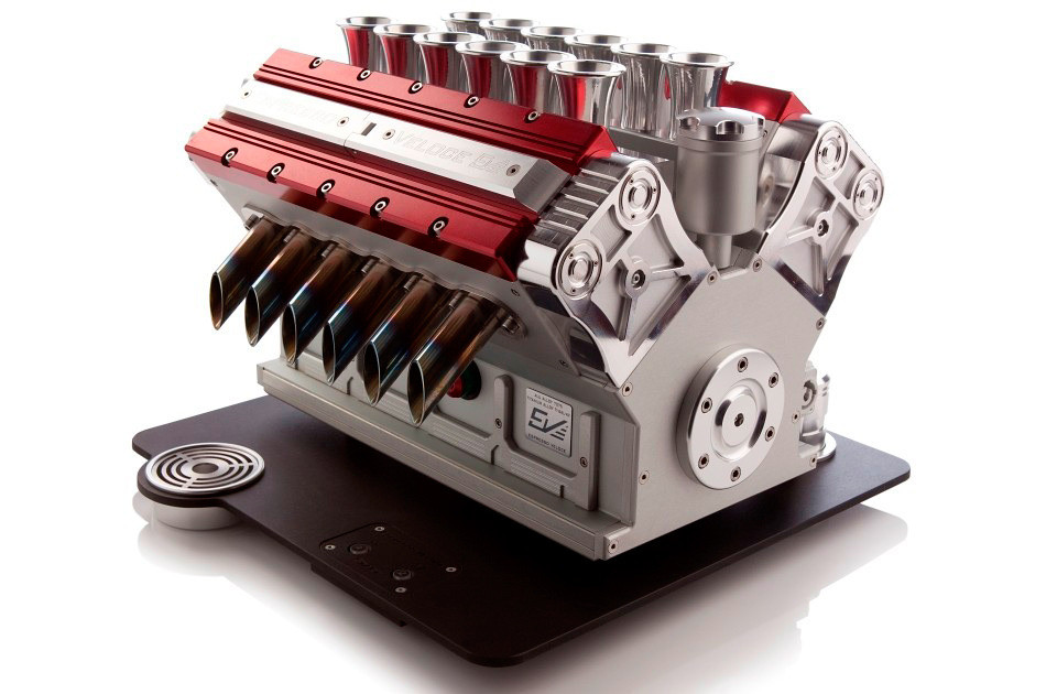 V12 эспрессо-машина в виде двигателя гоночного автомобиля