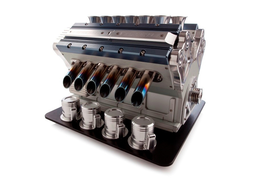 V12 эспрессо-машина в виде двигателя гоночного автомобиля